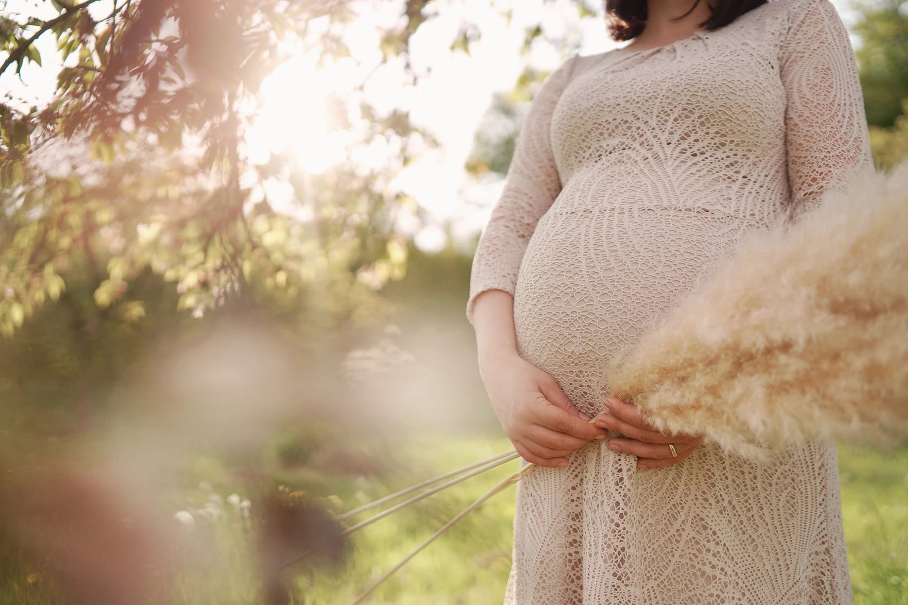 Capturing the Radiance of Motherhood in a Stunning Maternity Session